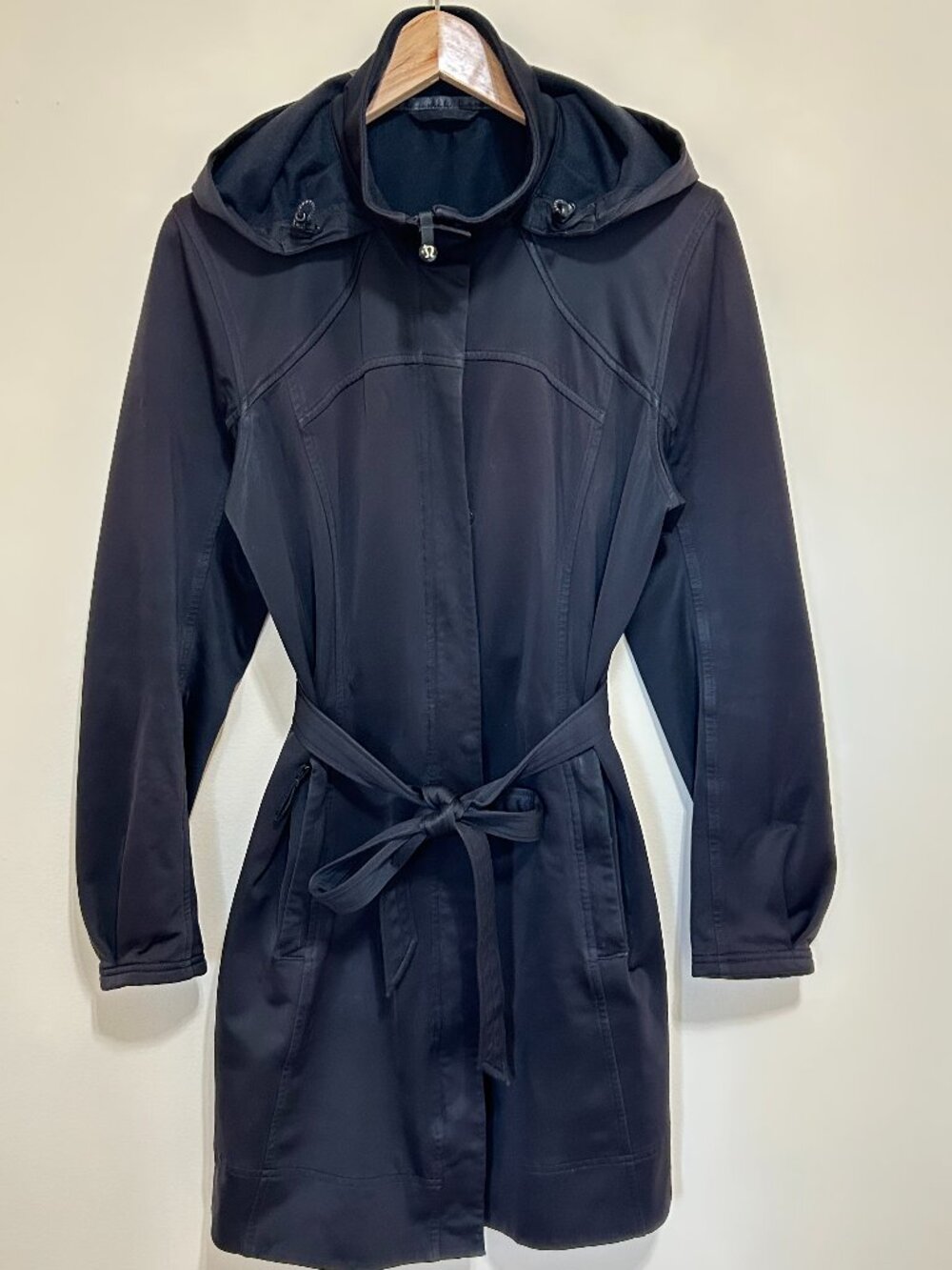 Lululemon Rain Coat Drawstring Hood Attached Waist Tie Black Size S